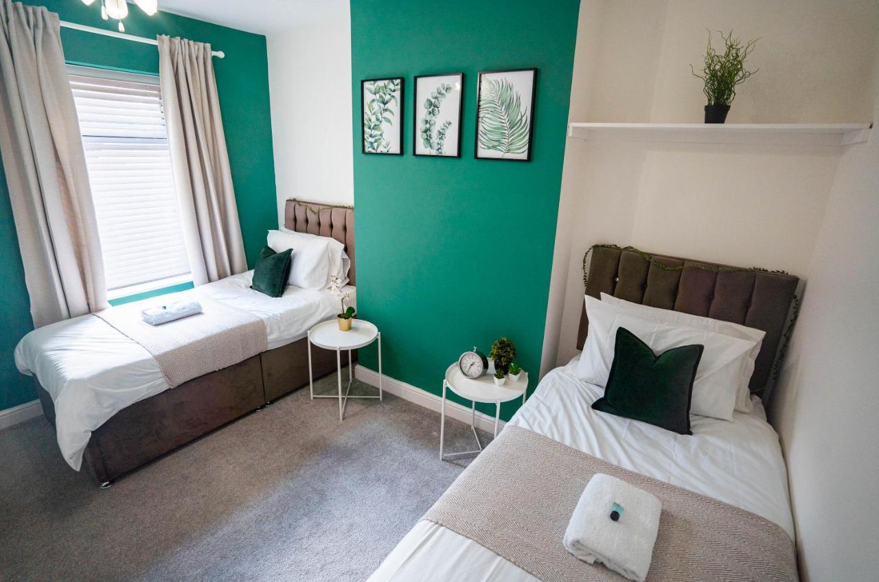 Comfortable House In Nuneaton Sleeps5 Free Parking Good Amenites Kültér fotó