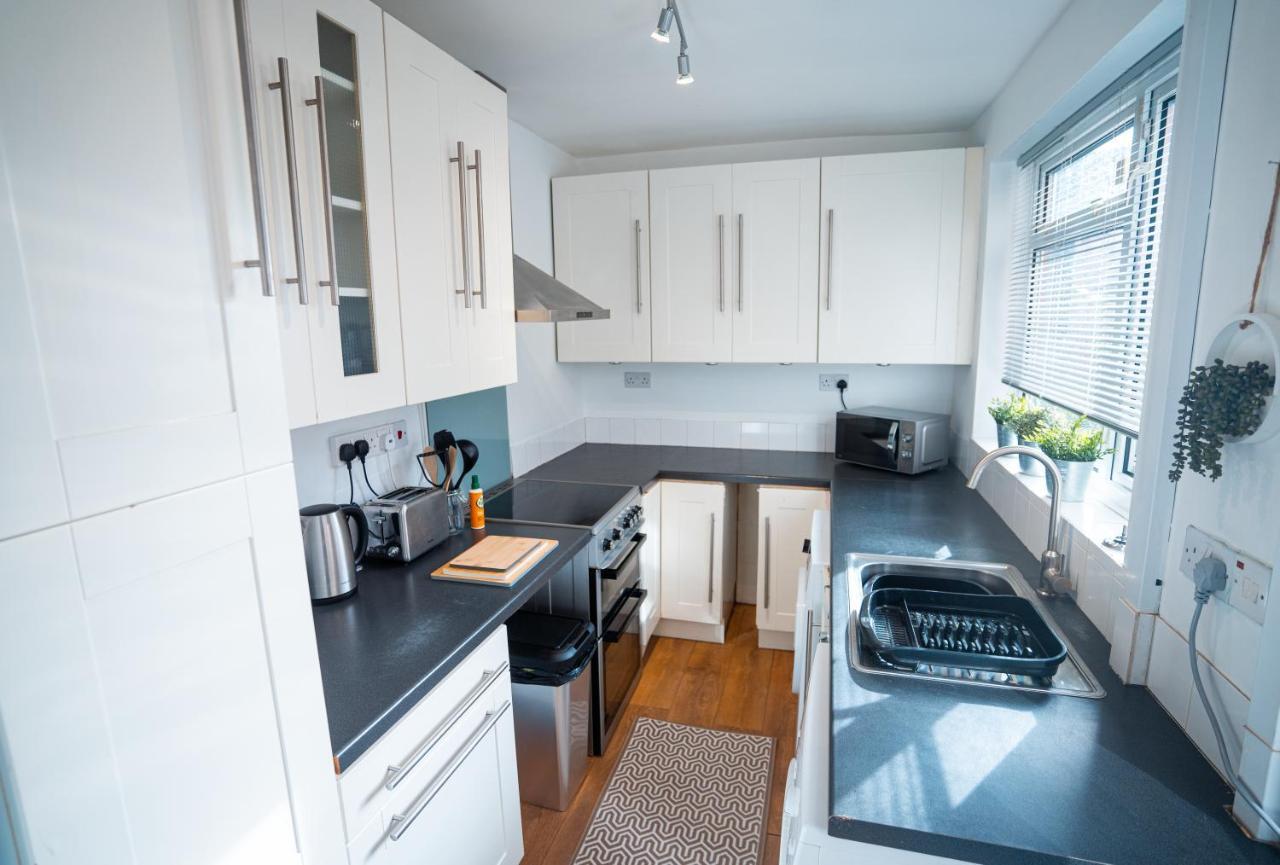 Comfortable House In Nuneaton Sleeps5 Free Parking Good Amenites Kültér fotó