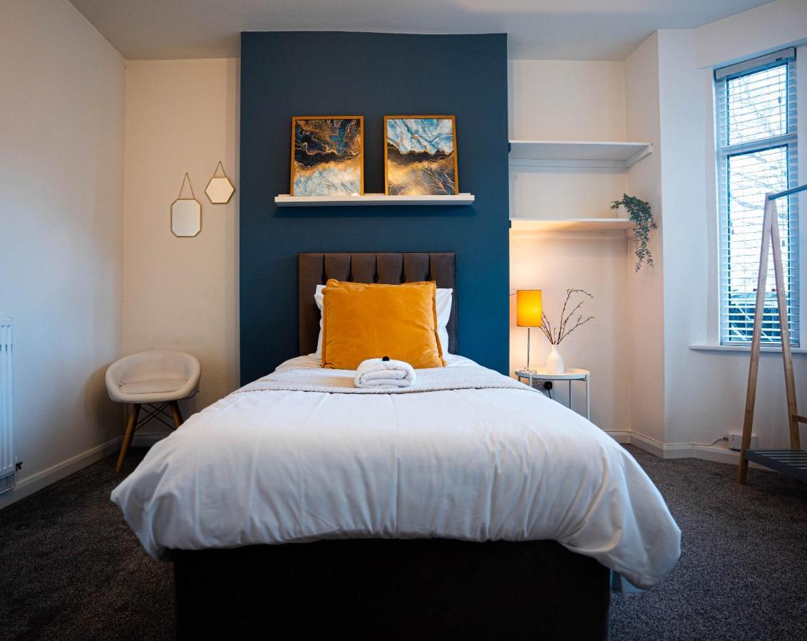 Comfortable House In Nuneaton Sleeps5 Free Parking Good Amenites Kültér fotó